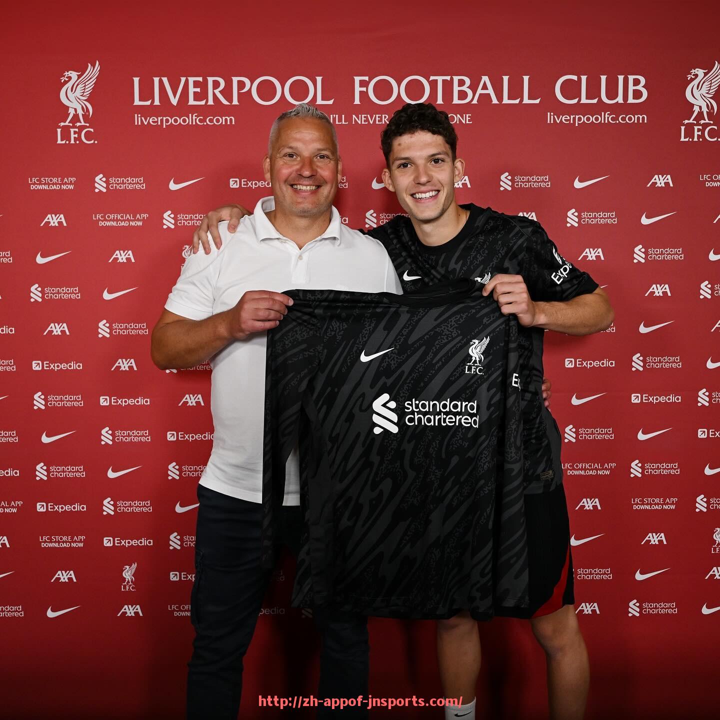 江南体育APP-英超红牌最多球员排行榜及其竞技风格分析